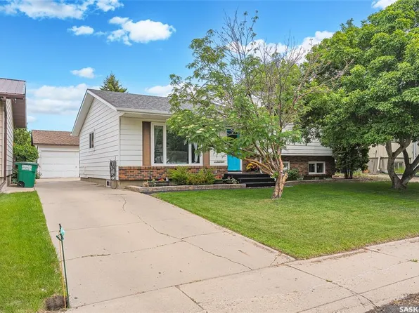 162 Makaroff ROAD, Saskatoon, SK S7L 6J9