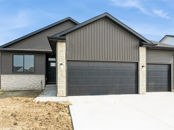 927 Spruce Ave, Norwalk, IA 50211