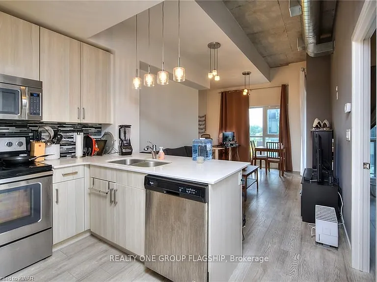 1 Victoria St S #501 — Photo 7