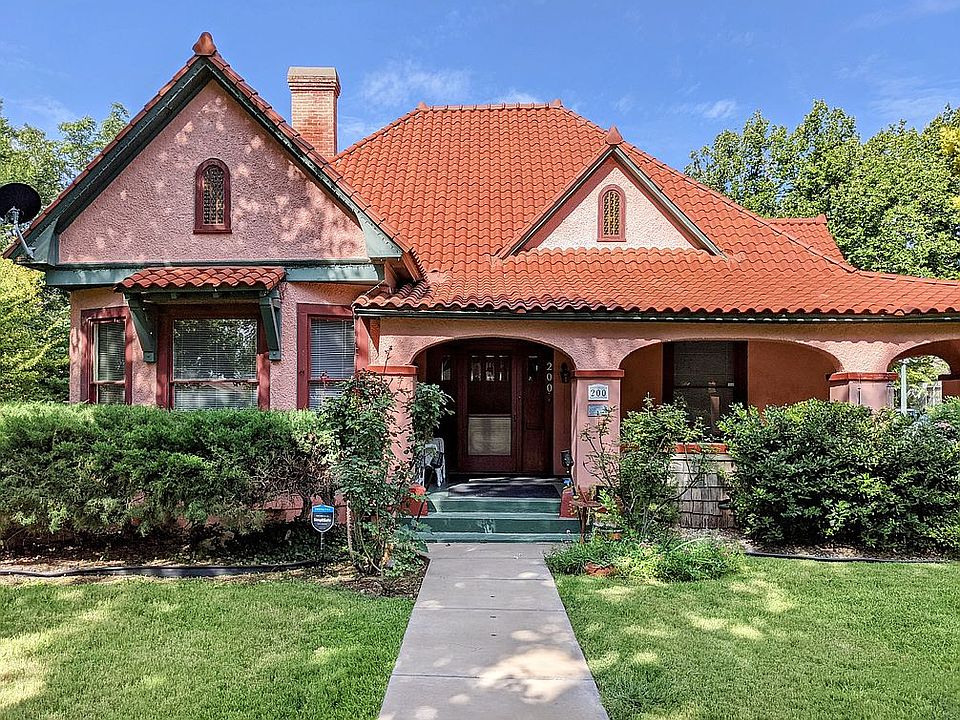 2nd image of 200 S Kentucky Ave