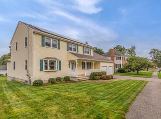27 Beacon St, Stoneham, MA 02180
