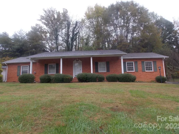 113 Eastwood Park Dr SE, Lenoir, NC 28645