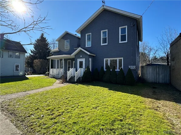 11 Commercial St, Gowanda, NY 14070