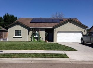 410 Springtime Ln, Red Bluff, CA 96080