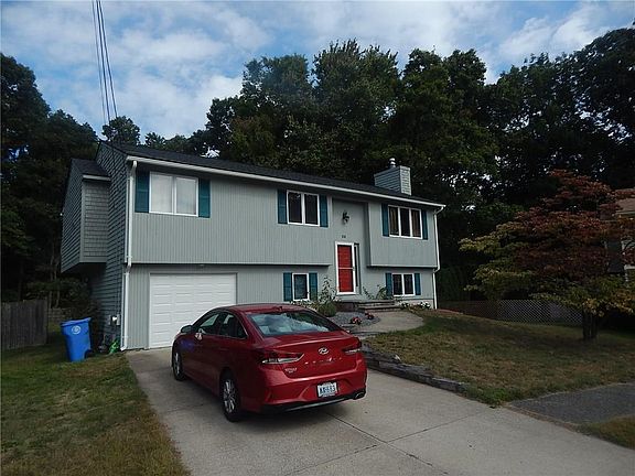 4th image of 28 Chaple Dr