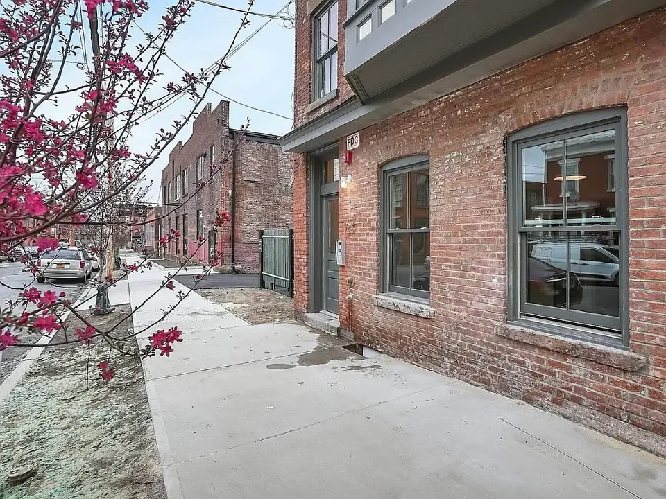 129 S William St #2