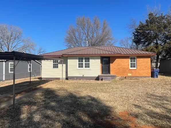 703 Wilson Ave, Comanche, OK 73529