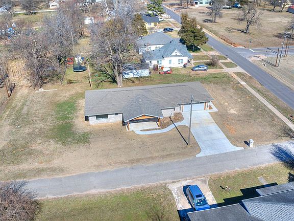 4th image of 20699 Hensel St