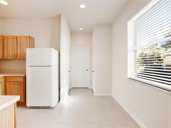 5th image of 26601 Chimney Spire Ln #00