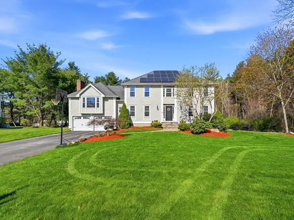 9 Belknap Dr, Andover, MA 01810