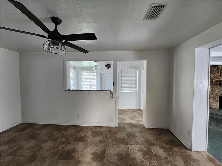 1014 NE 10th Pl — Photo 21
