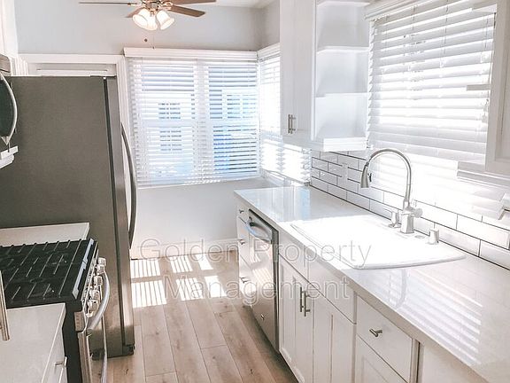 5th image of 4615 Esther St