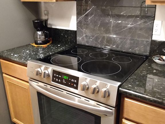5th image of 740 W Elm St Unit 211
