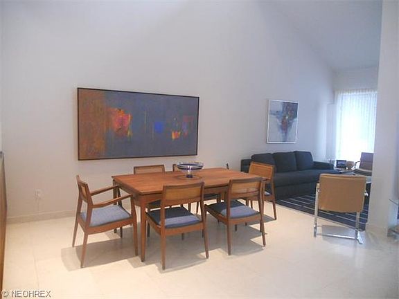 5th image of 15 Kenwood Ct