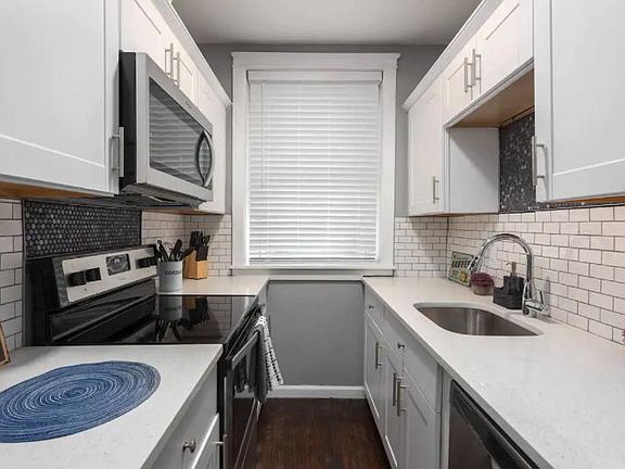 2nd image of 2129 Cleveland Pl #1C
