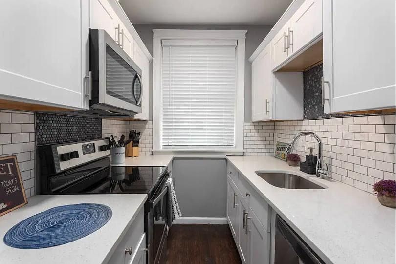 1st image of 2129 Cleveland Pl #2A