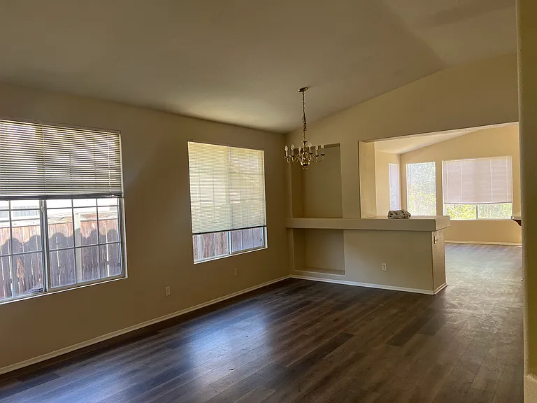 27474 Fallbrook Ct — Photo 16