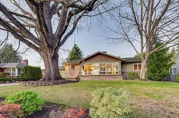 8115 SW Valley View Dr — Photo 1