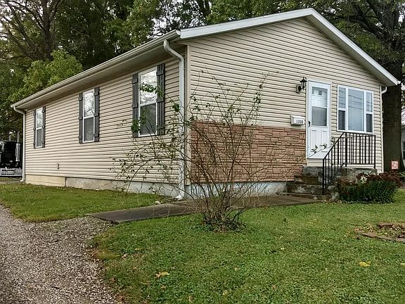 Front view of home.