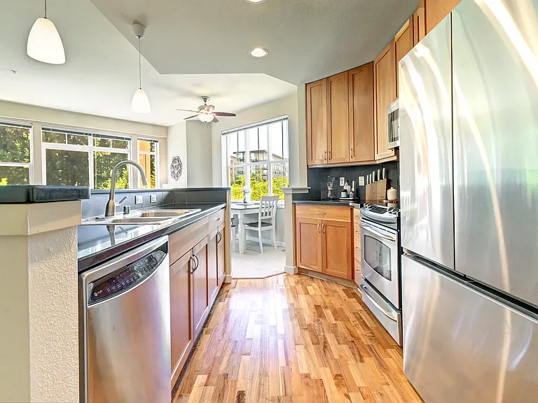 16141 Cleveland St #316 — Photo 6