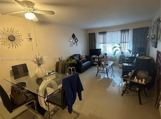 1050 E Sample Rd APT 208, Pompano Beach, FL 33064