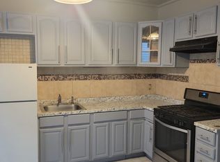 87 W 20th St #3E, Bayonne, NJ 07002