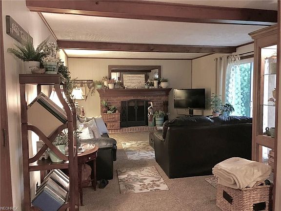 4th image of 143 Spring Garden Dr