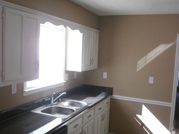 4th image of 4746 Barkshire Dr