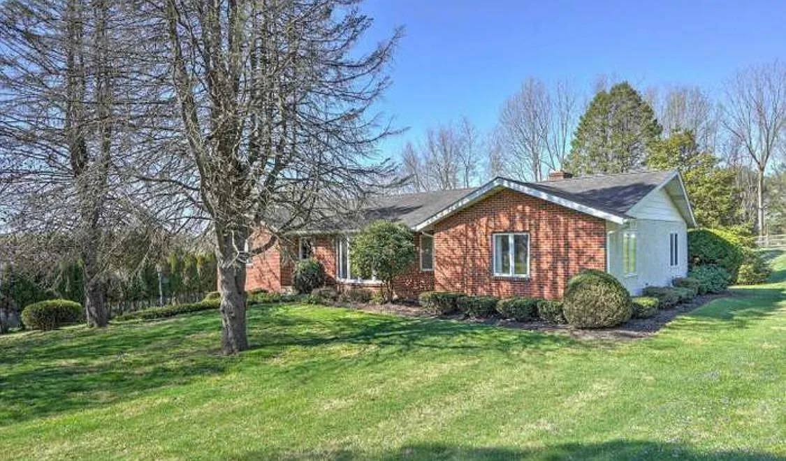 3 bed, 1693 sqft, $2,950 — Photo 3