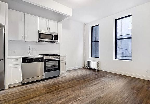 2nd image of 104 E 7th St #2
