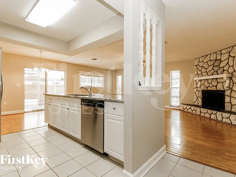 1794 E Groveleaf Ave — Photo 7