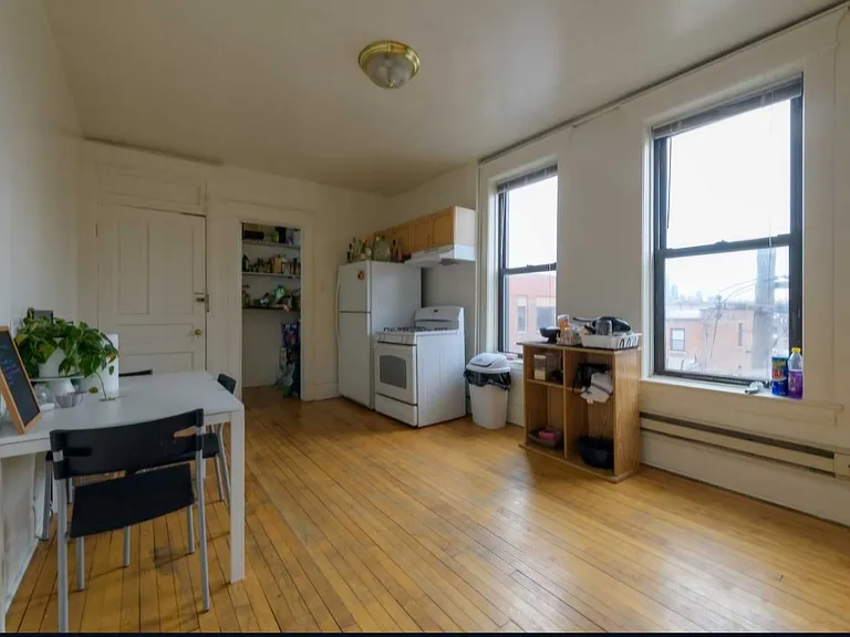 1319 W 19th St #2F — Photo 1