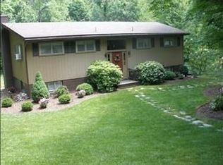 83 Roosevelt Rd, Hyde Park, NY 12538