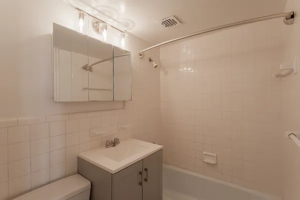 Rented by Compass | media 25