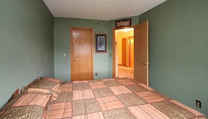 guest room.