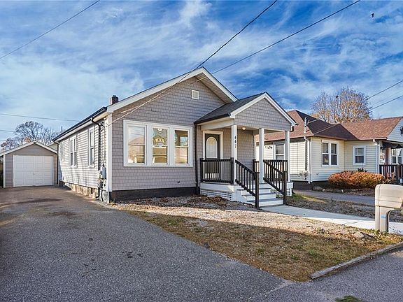 5th image of 447 Harrington Ave