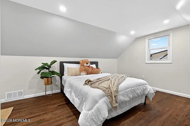 5 Lois Ave — Photo 11