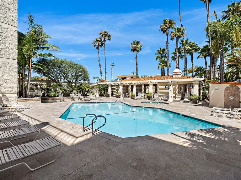 405 Avenida Granada — Photo 18