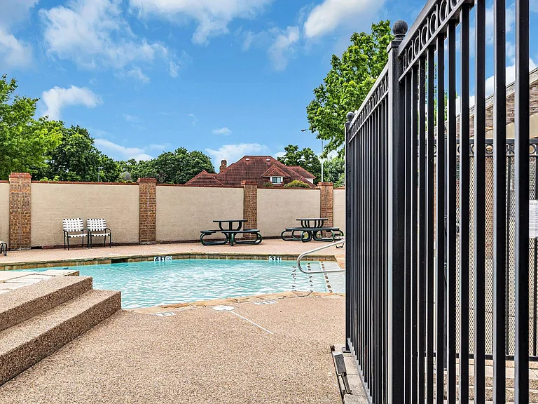 332 W Harwood Rd #B — Photo 27