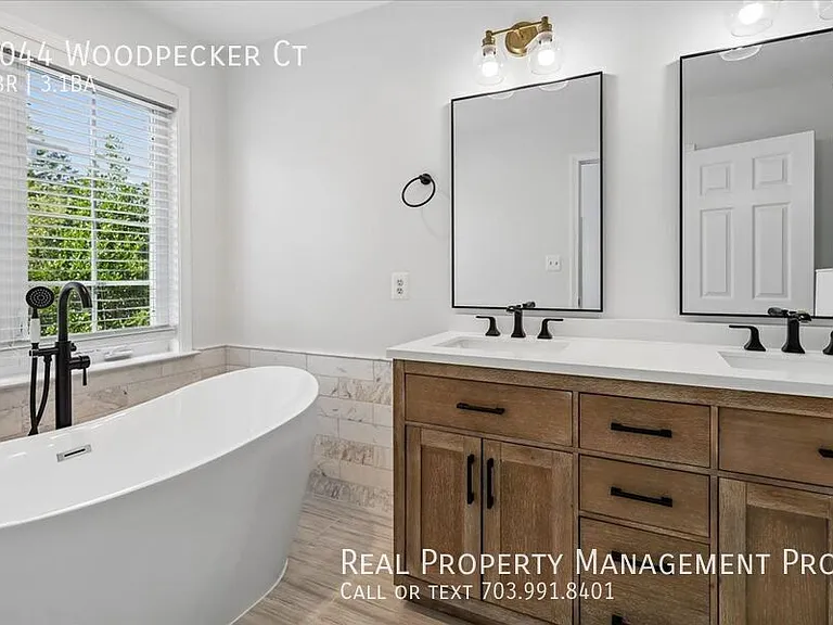 9044 Woodpecker Ct — Photo 19