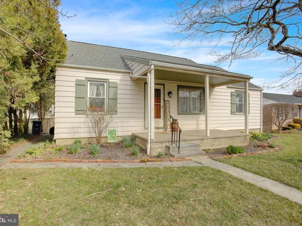 221 Nichols St, Leesport, PA 19533