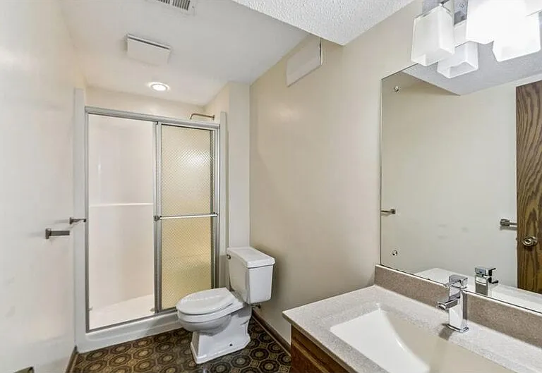 5673 W Bavarian Pass NE — Photo 11