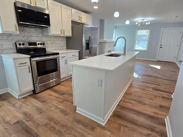 228 Belvidere Ave — Photo 2