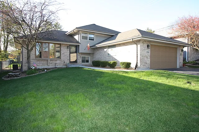 17030 Sycamore Ln photo 1