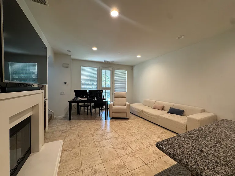 712 S Melrose St — Photo 5
