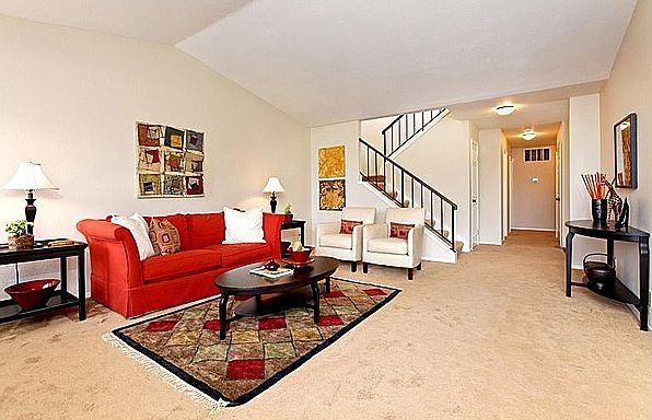 2nd image of 2211 Pinehurst Way