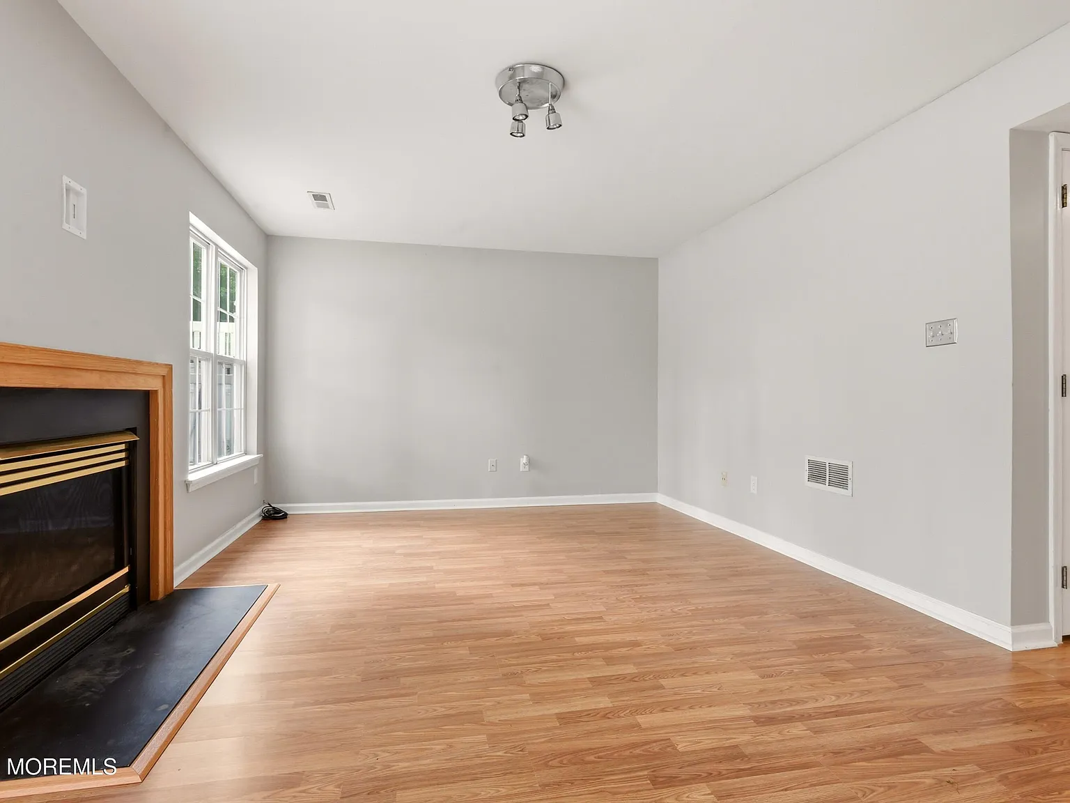 3 bed, 4.0 bath, 1919 sqft, $3,000 — Photo 4