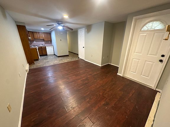 3rd image of 1209 Main St APT 5