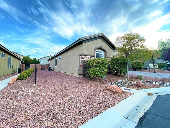 4th image of 10035 Claverton Ct