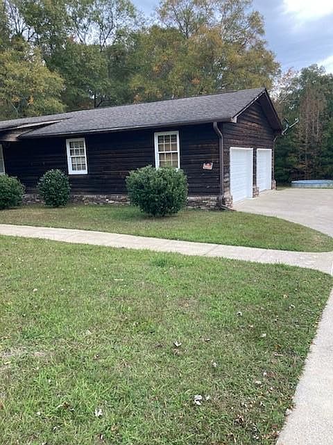2nd image of 1826 Davis Dr